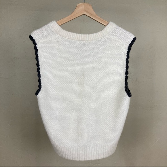 The Garment Verbier V-Neck Vest - Picture 6 of 6